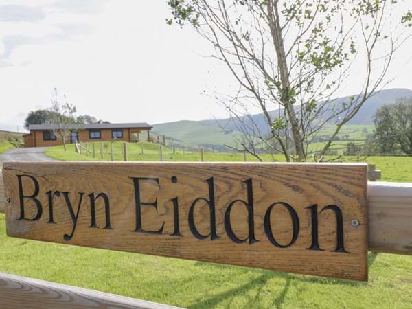 Bryn Eiddon Log Cabin