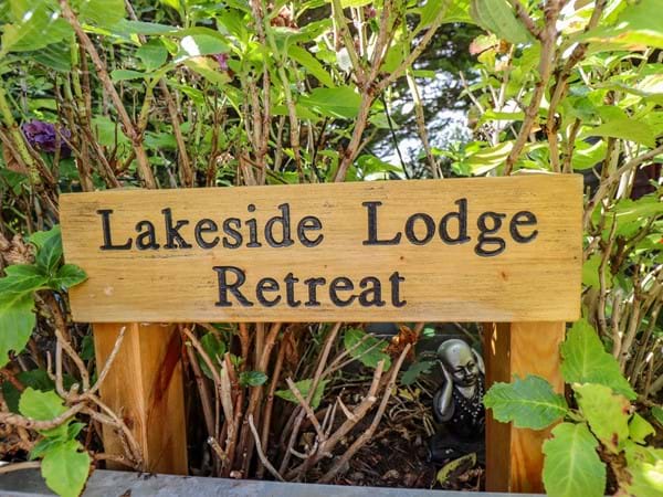 Lakeside Lodge Retreat