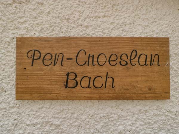 Pen-Croeslan Bach