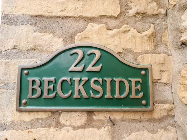 22 Beckside